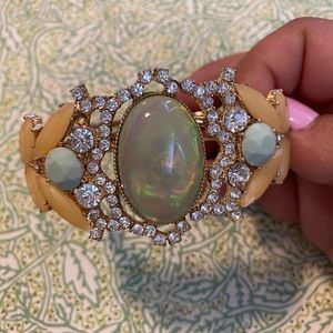 Costume jewelry bracelet